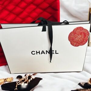 CHANEL Classic White and Black Gift Bag w/Red Camellia Flower -Ideal for Display